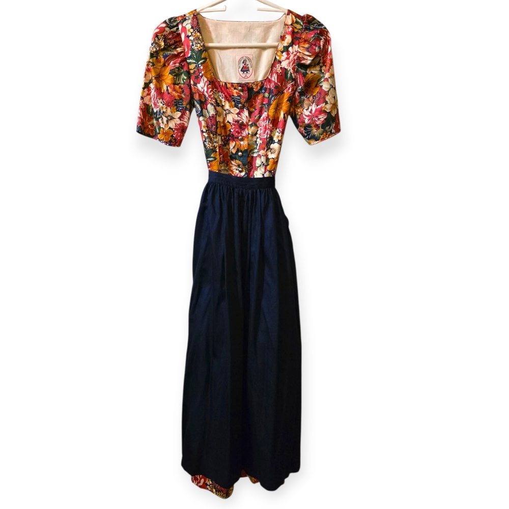 Salzburger Dirndl-Look Trachtenecht Octoberfest Floral Dress And Apron